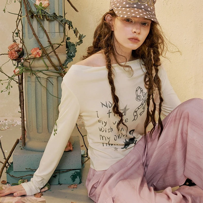 Women’s Cat & Letter Graphic Long Sleeve Top Loose Fit Cowl Neck Casual T Shirt for Everyday Wear